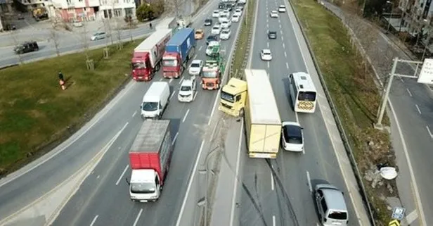 Son Dakika Esenyurt Ta Tir Bariyerlere Carpti Trafik Aksiyor Takvim