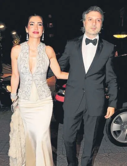 1645298121175.jpeg Sosyetik güzel Şirin Yalçın'dan alkış alan hareke! Simitçinin yanına gidip...-5