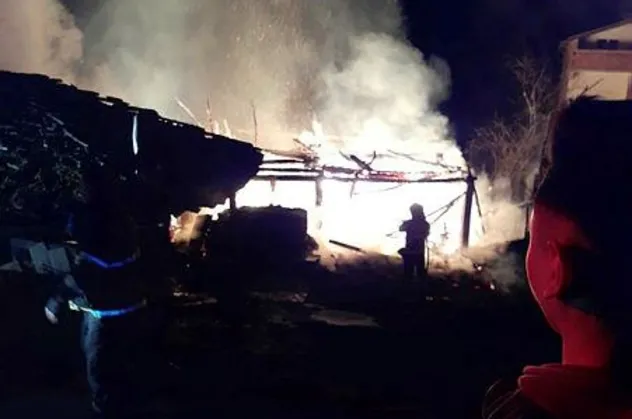 Sinop'ta yangın! Ahşap ev küle döndü