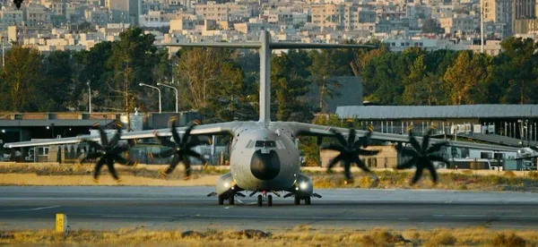 Uçan Kale A400M Cumhurbaşkanı'ndan önce İran'da-1