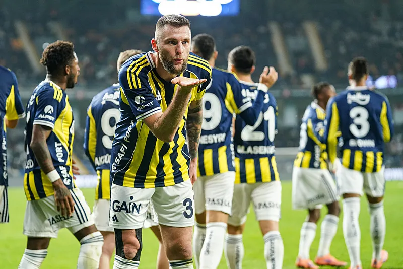 Spor yazarları Başakşehir - Fenerbahçe maçını değerlendirdi! "Helal puan" - 8