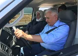 Binali Yıldırım, İstanbul-İzmir Otoyolu'nda minibüs kullandı