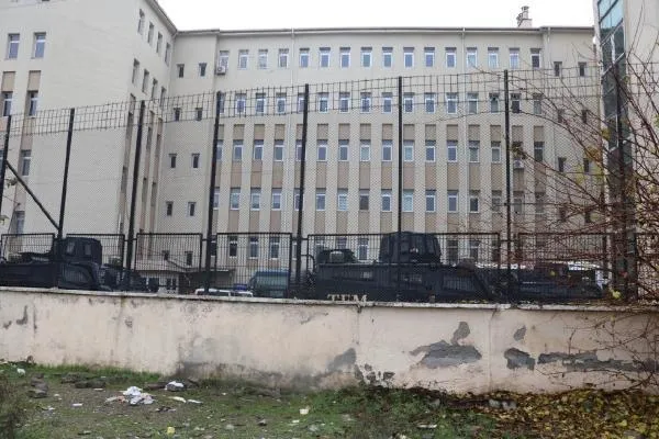 Diyarbakır’da çevik kuvvet midibüsüne bombalı saldırıda 4 şüpheli tutuklandı!-2