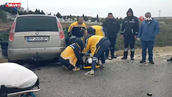 Edirne'de iki otomobil çarpıştı: 5 yaralı