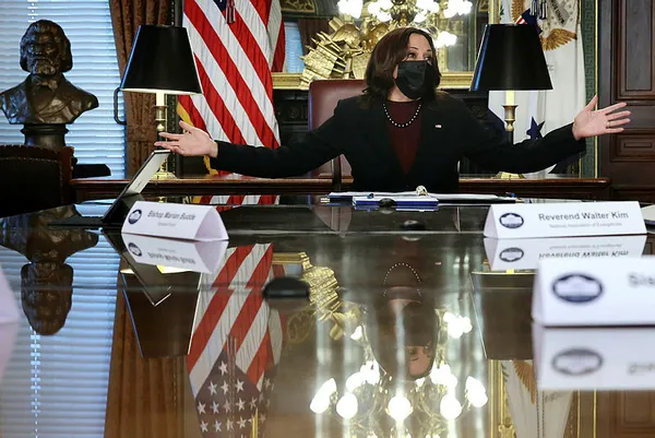 Son dakika: Joe Biden yine düşüyordu! Beyaz Saray'da gelenek bozuldu!-8