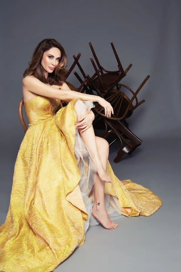 oguzhan-kocla-adim-adim-evlilige-giden-demet-ozdemirden-dugun-cikisi-1649361685689.jpeg Oğuzhan Koç'la adım adım evliliğe giden Demet Özdemir'den düğün çıkışı-7