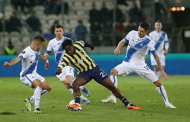 lider-geldi-lider-gidiyor-fenerbahce-dinamo-kiev-karsilasmasindan-2-0-galip-ayrildi-1667513749104.jpeg