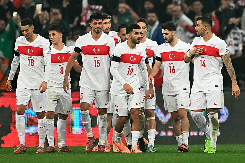 Milli takıma play-off dopingi! O isme şok yorum: "Yorgun ve gergin" - 12