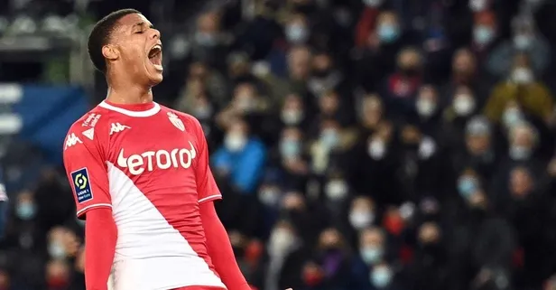 Galatasaray yönetiminden sol bek için iki flaş hamle!