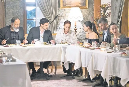 Kartlar yeniden dağıtıldı