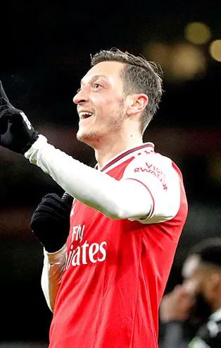 Mesut Özil'in abisi Mutlu Özil'den flaş Fenerbahçe paylaşımı! Transfer bitti mi?