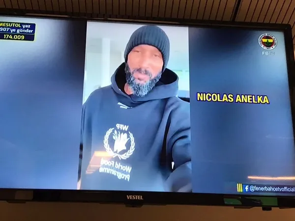 Bir dönem Fenerbahçe forması giyen efsane isimlerden Mesut Özil'e hoş geldin mesajı-3