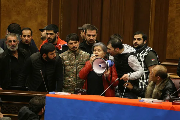 son-dakika-ermenistan-basbakani-nikol-pasinyan-istifa-etmeyi-dusunmuyor-1605519489642.jpg SON DAKİKA: Ermenistan Başbakanı Nikol Paşinyan istifa etmeyi düşünmüyor-2