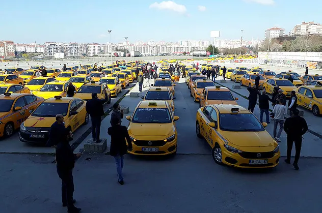 Koronavirüs nedeniyle taksi sürücülerinden eylem! Hepsi ayağa kalktı