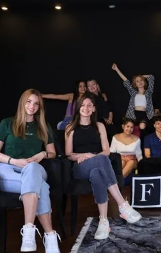 Fenomen evinde yaşam nasıl?