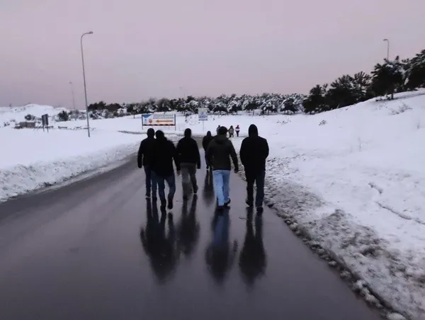 kar-yagisi-bitti-istanbullunun-cilesi-sona-ermedi-iett-seferleri-aksadi-otobusler-kaderine-terkedildi-1643202301546.jpg Kar yağışı bitti İstanbullu'nun çilesi sona ermedi! İETT seferleri aksadı otobüsler kaderine terkedildi-4