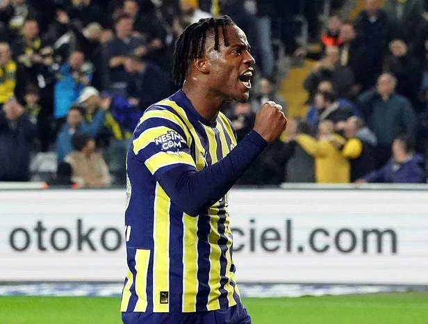fenerbahce-evinde-hataysporu-4-golle-gecerek-liderlik-koltugunu-geri-aldi-1672169029085.jpeg