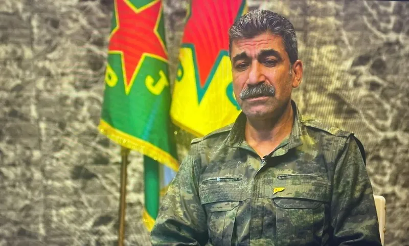 bayraga-dokunmanin-bedeli-ypgnin-iki-numarasi-sipan-hemo-icin-gebertildi-iddiasi-1768995381658.jpeg Bayrağa dokunmanın bedeli! YPG'nin iki numarası Sipan Hemo için "gebertildi" iddiası-3