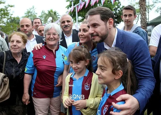 eski-hazine-ve-maliye-bakani-berat-albayrakin-sampiyonluk-gozyaslari-1651504981020.jpeg Eski Hazine ve Maliye Bakanı Berat Albayrak'ın 'şampiyonluk' gözyaşları-6