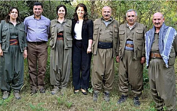 teroristbasi-hdpli-selahattin-demirtas-alman-hukumeti-agladi-turkiyeye-baski-yapin-1636032083492.jpg Teröristbaşı HDP'li Selahattin Demirtaş Alman hükümetine ağladı: Türkiye'ye baskı yapın-4
