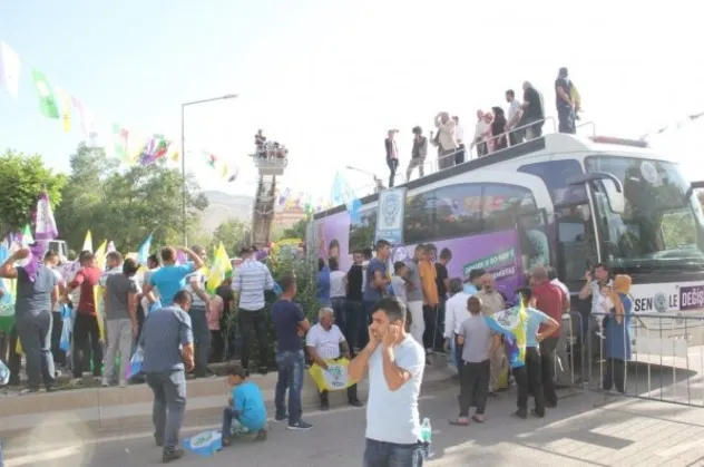 HDP'nin Siirt'te düzenlediği mitingde alan boş kaldı