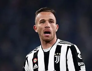 Arthur Melo kapışması