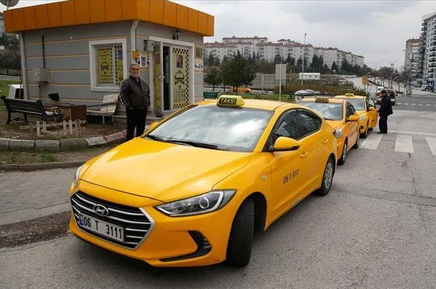 İstanbul'da taksilerde yeni dönem! Artık tepe lambasında taksi yazmayacak