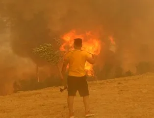 SON DAKİKA: Antalya Manavgat’ta yangın! Beydiğin Mahallesi’nde yaşayanlar alevlere karşı dallarla mücadele etti