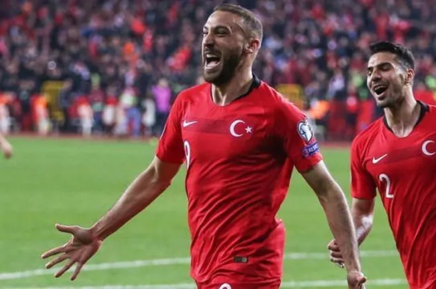 Fenerbahçe'den Cenk Tosun bombası