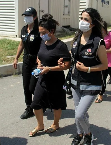 Tefeci çetesine polis baskını: Binbir surat Zeynep borç kağıdını yutmaya çalışıp polisin parmağını ısırdı-5