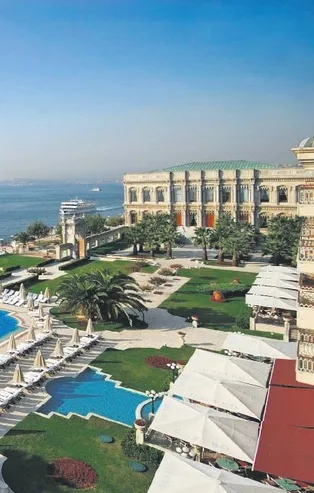 Sosyetenin gözdesi sarayda lahmacun (Kuytu köşe)