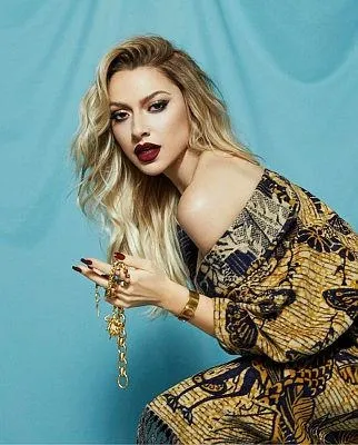 ask-atesi-hadise-yine-kaan-yildirimin-evine-girerken-goruntulendi-1588115017740.jpeg Aşk ateşi! Hadise yine Kaan Yıldırım'ın evine girerken görüntülendi-4