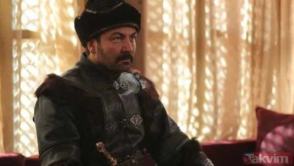 Eser Yenenler’in eşi Berfu Yenenler'e koronavirüs şoku! Sokak kedileriyle kavga sırasında... - 29