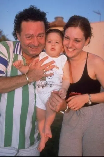 13 yıllık büyük aşk! EDHO'nun yıldızı Ceren Benderlioğlu'ndan Emir Benderlioğlu’yla çekirdek aile paylaşımı! İlk yorum Esra Erol’un kardeşinden... - 56