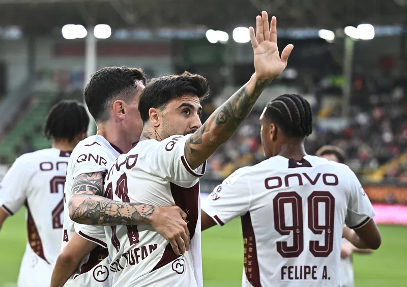 super-ligde-sampiyonluk-yarisi-alev-alev-galatasaray-fenerbahce-ve-trabzonsporun-kalan-maclari-1776023407361.jpg