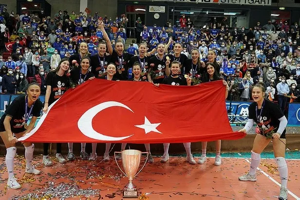 allianz-mtv-stuttgarti-deviren-eczacibasi-dynavit-cev-kupasinda-sampiyon-oldu-1647985288833.jpeg