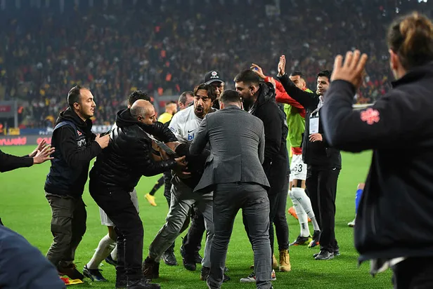 goztepe-altay-derbi-maci-ne-zaman-yapilacak-ertelenen-goztepe-altay-maci-hangi-gun-saat-kacta-yapilacak-1669568733338.jpg Göztepe - Altay derbi maçı ne zaman yapılacak? Ertelenen Göztepe Altay maçı hangi gün, saat kaçta yapılacak?-3