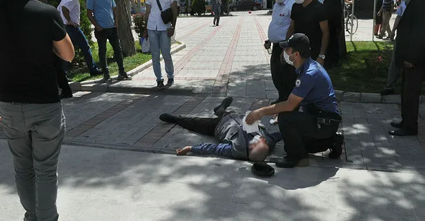 Karaman'da iki yaşlı amca "ne bakıyorsun" diyerek kozlarını paylaştı! Yumruklu kavga sonucu biri kanlar içinde yere serildi