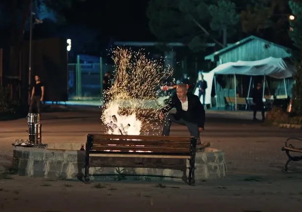 edhonun-kimsesizi-geri-donuyor-mujdeli-haber-verildi-hos-geldin-kimsesiz-baba-usta-oyuncu-gelecek-hafta-1610653454880.jpg EDHO'nun Kimsesiz'i geri dönüyor müjdeli haber verildi! Hoş geldin Kimsesiz Baba! Usta oyuncu gelecek hafta...-4