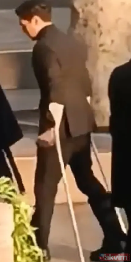 Ayrılık sonrası Mert Ramazan Demir koltuk değnekleriyle "Nereleri tekmeledin?" Afra Saraçoğlu "Aşk maşk yok" demiş silip atmıştı - 9