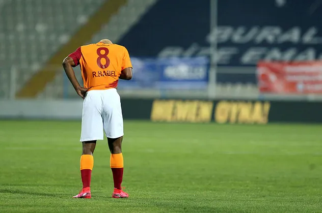 Galatasaray'da Ryan Babel kararı! Sözleşmesindeki o madde...
