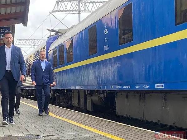 Dışişleri Bakanı Hakan Fidan Ukrayna'ya giderken trende açıkladı: Barışın bizatihi kendisi dışında stratejik bir hedefimiz yok - 11