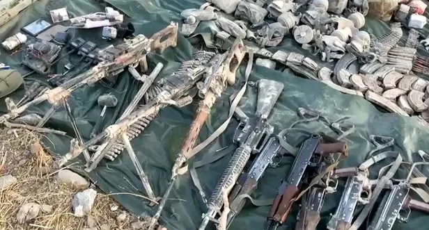 Irak'ın kuzeyindeki Avaşin'de 1917 rakımlı tepede operasyon! Mağarada saklanan 4 PKK'lı böyle teslim oldu-6