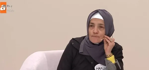 annesi-internette-tanistigi-adama-kacmisti-arzunun-gozyaslari-dindi-annesine-kavustu-genc-kizin-istegi-ise-esra-erolu-sasirtti-1640797257007.jpg Annesi internette tanıştığı adama kaçmıştı! Arzu’nun gözyaşları dindi annesine kavuştu! Genç kızın isteği ise Esra Erol'u şaşırttı-3