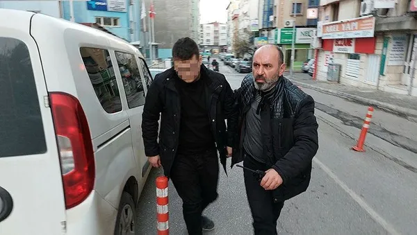 samsunda-okulda-dehset-annesini-oldurdu-erkek-arkadasini-agir-yaraladi-1672942572502.jpeg Samsun'da okulda dehşet! Annesini öldürdü erkek arkadaşını ağır yaraladı-3