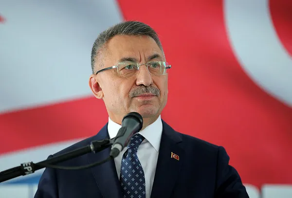 son-dakika-cumhurbaskani-yardimcisi-fuat-oktay-sinirimizi-delmeye-calisan-yunanistan-ve-gkryyi-uyardi-1634396603446.jpg Son dakika! Cumhurbaşkanı Yardımcısı Fuat Oktay sınırımızı delmeye çalışan Yunanistan ve GKRY'yi uyardı-2