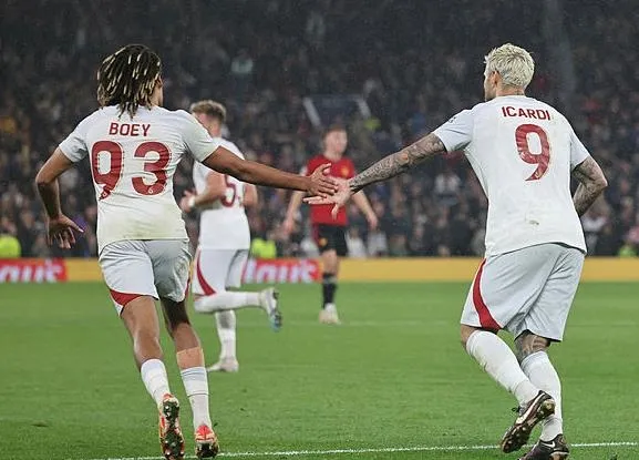 1696456004471.jpeg Galatasaray'ın Manchester United’ı devirmesiyle en çarpıcı yorum Rio Ferdinand'dan geldi: "İçinden geçti"-5