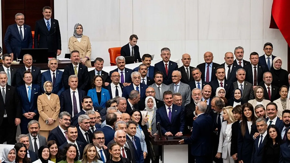 TBMM'nin tarihi adımı dünya basınında: "Terörsüz Türkiye" yasası İsrail'de endişeye yol açtı