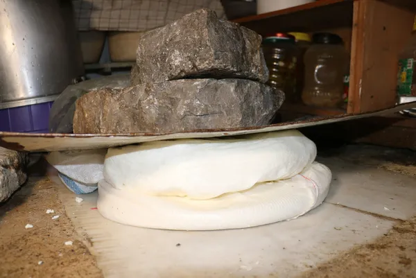 sivasta-6-ay-kumda-gomulu-olan-ve-son-tuketim-tarihi-olmayan-peynirlerin-kilosu-40-lira-1606810885413.jpg Sivas'ta 6 ay kumda gömülü olan ve son tüketim tarihi olmayan peynirlerin kilosu 40 lira-4