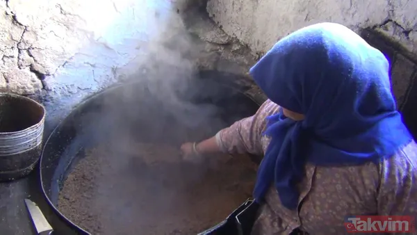 Babalarından miras kaldı! Karı-koca yarım asırdır aynı yöntemle susam yağı çıkarıyor - 6